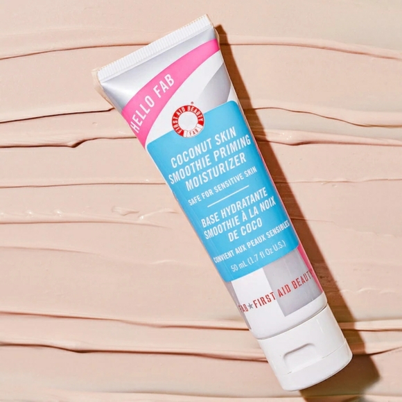 First Aid Beauty Coconut Smoothie Moisturizer - Picture 3 of 8